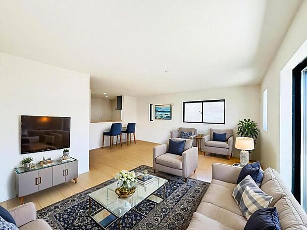 【LDK】大切なご家族が集まるからこそＬＤＫはこだわりたい！休日はおひさまの光をたっぷりと取りこめるリビングでゆったりと過ごしませんか？※家具はＣＧ合成の為付属しません。