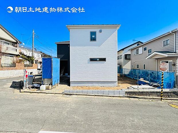 【現地外観:令和8年3月完成予定】※同メーカーのモデルハウスがございます。