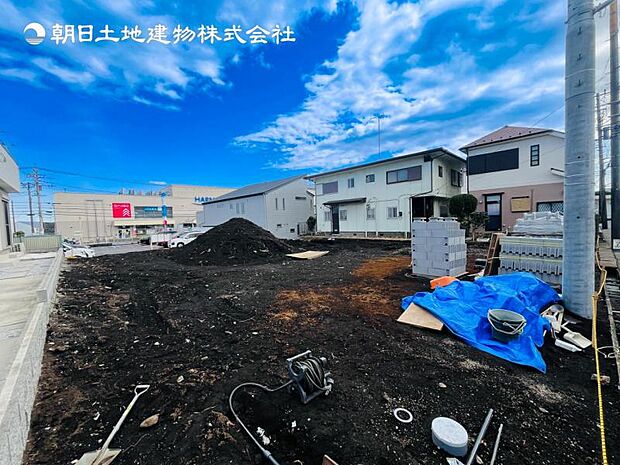 【現地写真:令和8年7月完成予定】※同メーカーのモデルハウスがございます。