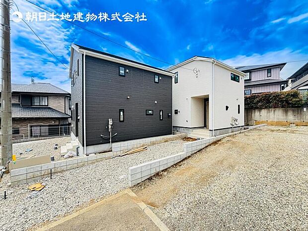 【現地写真:令和8年5月末完成予定】※同メーカーのモデルハウスがございます。