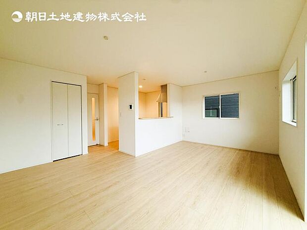 【現地写真:令和8年5月末完成予定】※同メーカーのモデルハウスがございます。