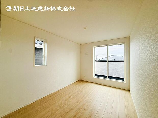 【現地写真:令和8年5月末完成予定】※同メーカーのモデルハウスがございます。