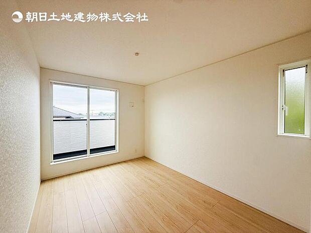 【現地写真:令和8年5月末完成予定】※同メーカーのモデルハウスがございます。