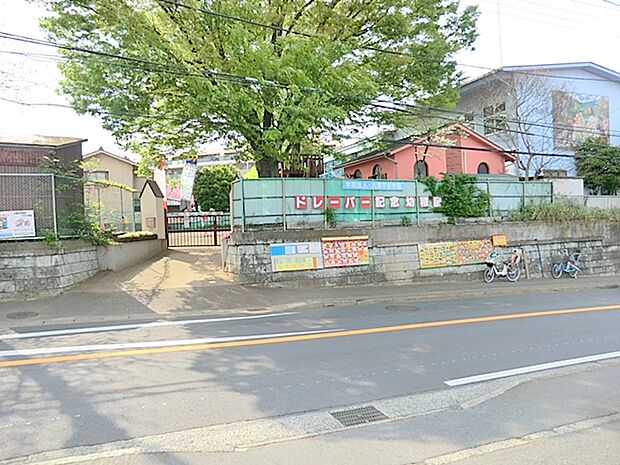 【ドレーパー記念幼稚園】350m のびのびとした生活が送れている一方、キリスト教の教えや礼拝等規則正しい心を育てることができます。