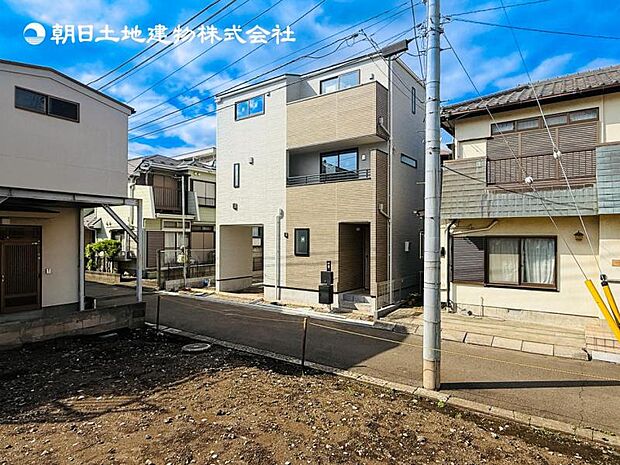 【現地写真：令和8年8月完成予定】※同メーカーのモデルハウスがございます。
