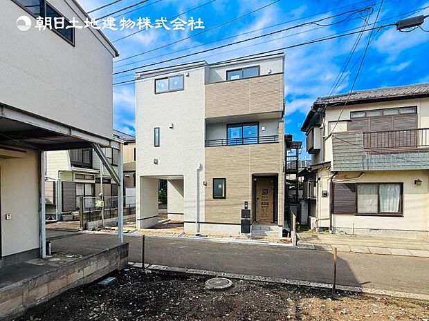 【現地写真：令和8年8月完成予定】※同メーカーのモデルハウスがございます。