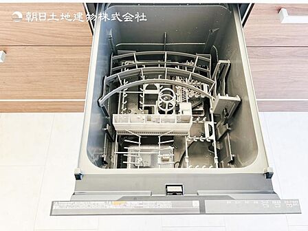 【ビルトイン食洗機】洗浄から乾燥までボタン一つで完結する食洗機付き。大変な洗い物がぐっと短く済みます!