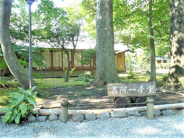 【多胡記念公園】1950m 木々が多くベンチもあってのんびりくつろげます。色んな野鳥も見られ静かで落ち着く公園です。