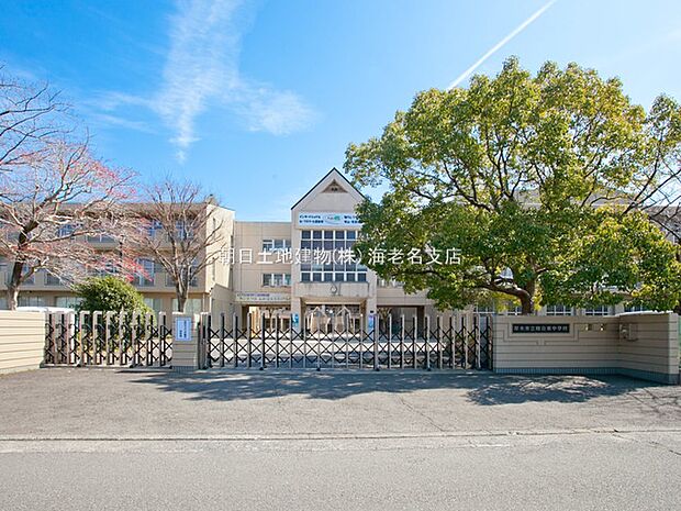 【厚木市立睦合東中学校】2220m ランニングコース、テニスコート、バレーコートがあり各部活も盛んです。