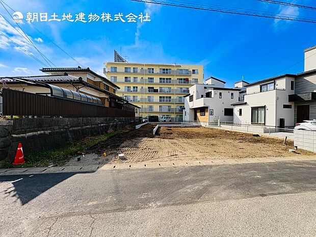 【現地写真：令和8年7月完成予定】※同メーカーのモデルハウスございます。