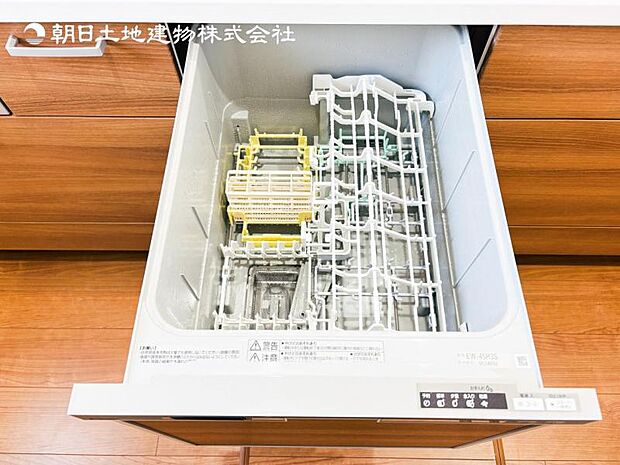 【ビルトイン食洗機】洗浄から乾燥までボタン一つで完結する食洗機付き。大変な洗い物がぐっと短く済みます!