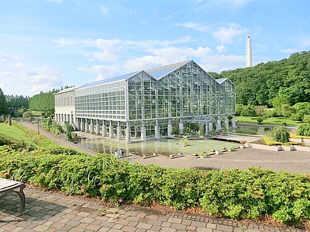 【相模原公園】1410m 植物園やふれあい動物園、アスレチック、芝湯や運動場などたくさんあります。駐車場もあるので便利です。