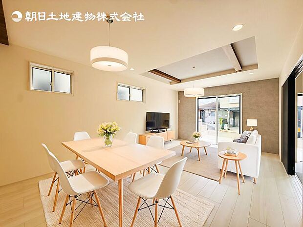 【LDK】大切なご家族が集まるからこそLDKはこだわりたい!休日はおひさまの光をたっぷりと取りこめるリビングでゆったりと過ごしませんか?※家具はCG合成の為付属しません。