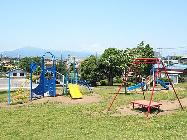 【大谷近隣公園】1220ｍ　広い公園で駐車場もあります。滑り台、ブランコ、ターザン、他に遊具色々楽しめます。春は桜がキレイです。目の前が海老名のサービスエリアです。