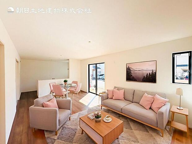 【LDK】大切なご家族が集まるからこそLDKはこだわりたい!休日はおひさまの光をたっぷりと取りこめるリビングでゆったりと過ごしませんか?※家具はCG合成の為付属しません。