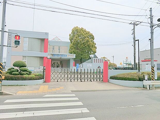 【厚木田園幼稚園】420m　とにかく園庭が広いので子供たちはのびのび遊んでいます。温水プールがあったり、延長保育があったりして楽しい幼稚園なので人気があります。