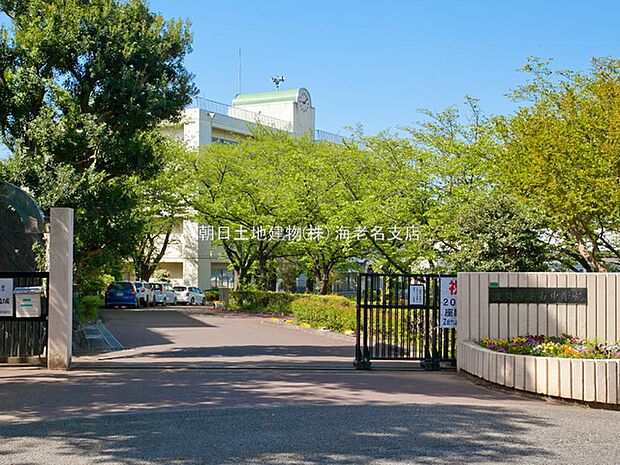 【座間市立南中学校】60ｍ　座間市南栗原にある住宅街のなかにある中学校です。校庭も広く、駅からも徒歩圏内にあります。