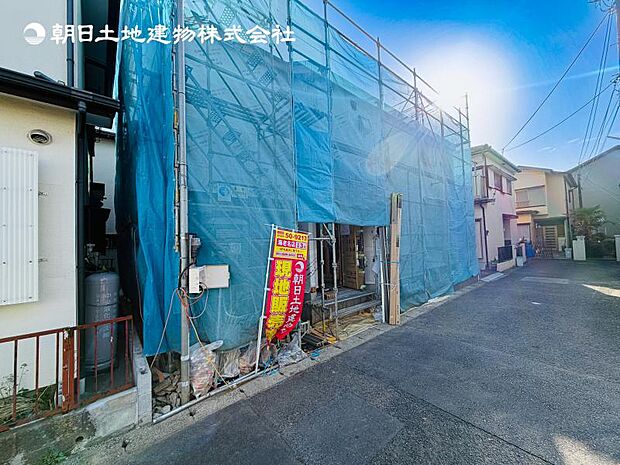 【現地外観：令和8年7月下旬完成予定】※同メーカーのモデルハウスの見学が可能です。