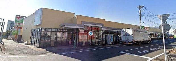 【ヨークマート 厚木インター店】2610m 広い店内に新鮮な野菜、お肉、お魚が揃っています。大型駐車場も完備され週末でも安心して頂けます。