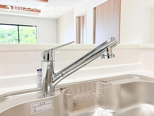 【浄水器一体型水栓】浄水器付きでおいしい水をいつでも手軽に使えます。飲み水やお料理にも安心ですね!