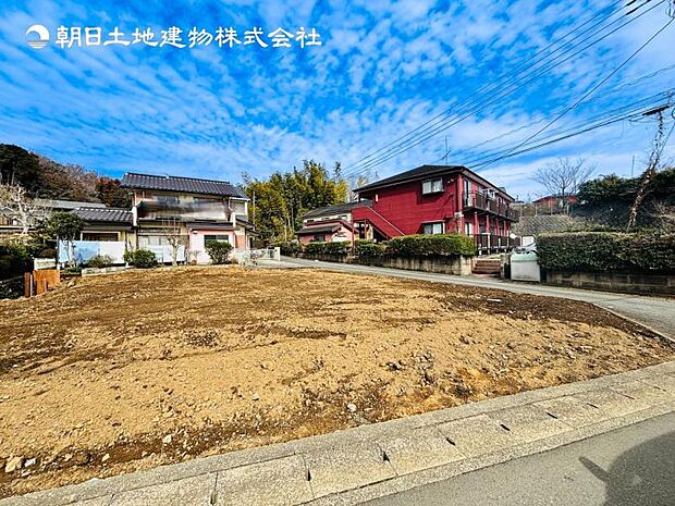 【現地写真：令和8年8月中旬完成予定】※同メーカーのモデルハウス見学可能です。