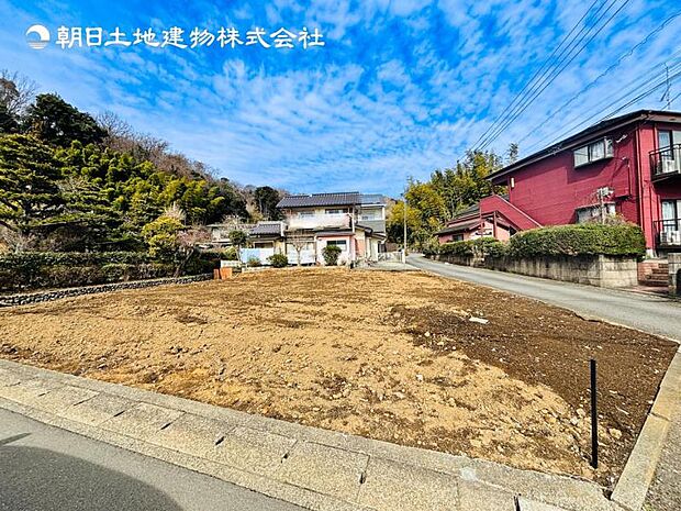【現地写真：令和8年8月中旬完成予定】※同メーカーのモデルハウス見学可能です。