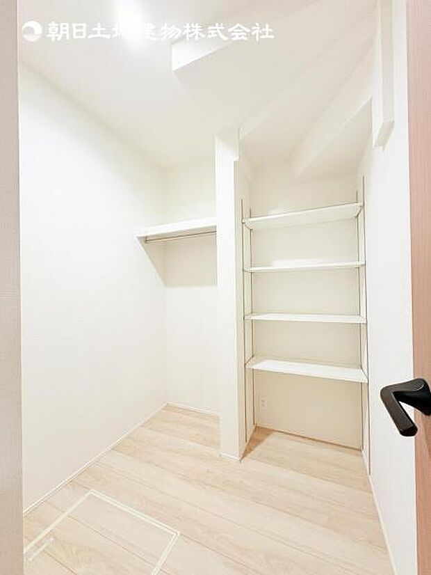 【収納】適材各所に設けられており、お部屋の中をすっきりと見せることが出来ます！