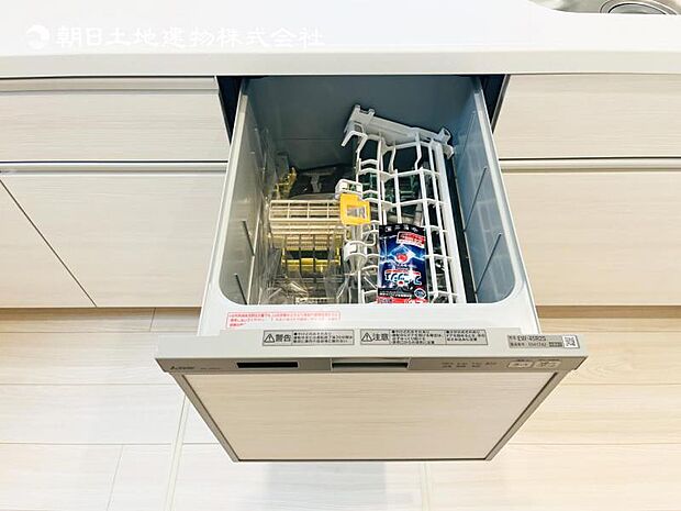 【ビルトイン食洗機】洗浄から乾燥までボタン一つで完結する食洗機付き。大変な洗い物がぐっと短く済みます!