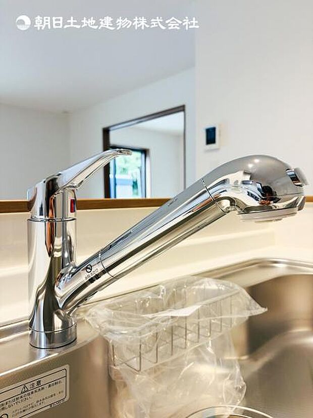 【浄水器一体型水栓】浄水器付きでおいしい水をいつでも手軽に使えます。飲み水やお料理にも安心ですね！