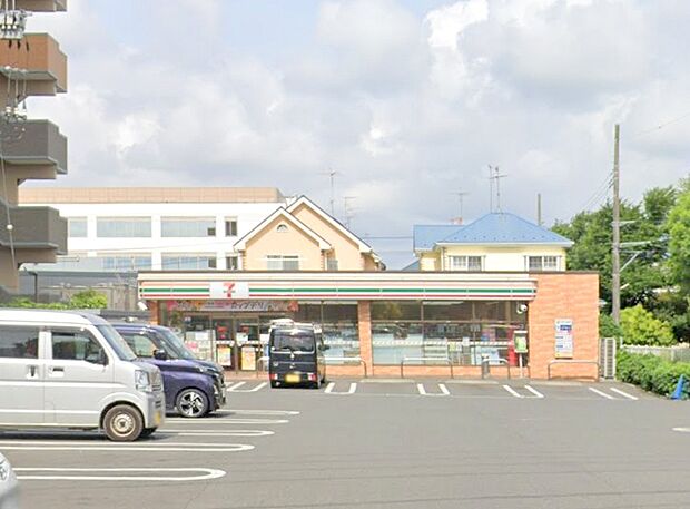 【セブンイレブン　座間ひばりが丘4丁目店】250ｍ　丁寧で親切な店員さんがいます。