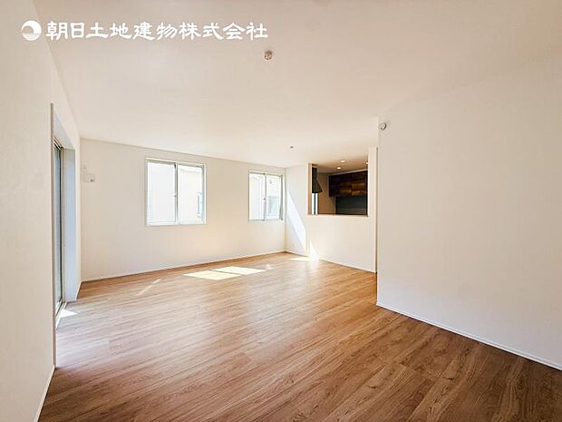 【LDK】大切なご家族が集まるからこそLDKはこだわりたい!休日はおひさまの光をたっぷりと取りこめるリビングでゆったりと過ごしませんか?