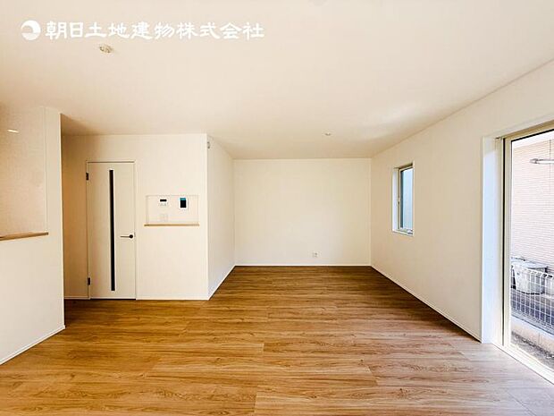 【LDK】大切なご家族が集まるからこそLDKはこだわりたい!休日はおひさまの光をたっぷりと取りこめるリビングでゆったりと過ごしませんか?