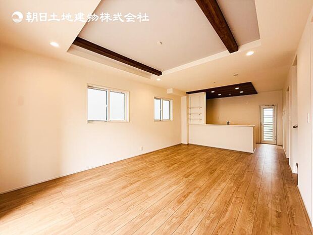 【LDK】大切なご家族が集まるからこそＬＤＫはこだわりたい！休日はおひさまの光をたっぷりと取りこめるリビングでゆったりと過ごしませんか？