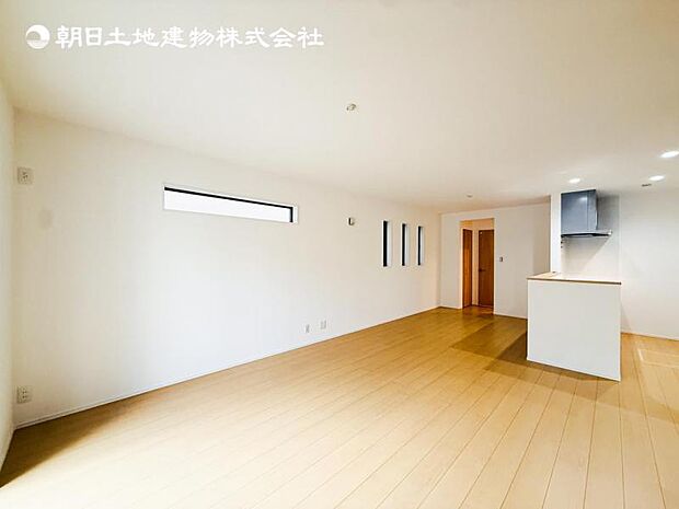 【LDK】大切なご家族が集まるからこそLDKはこだわりたい!休日はおひさまの光をたっぷりと取りこめるリビングでゆったりと過ごしませんか?
