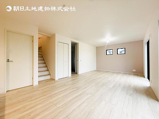【LDK】大切なご家族が集まるからこそLDKはこだわりたい!休日はおひさまの光をたっぷりと取りこめるリビングでゆったりと過ごしませんか?