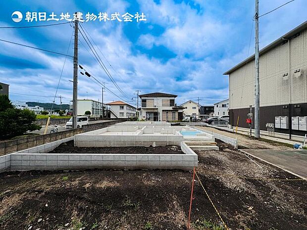 【現地外観：令和8年9月完成予定】※同メーカーのモデルハウスございます。