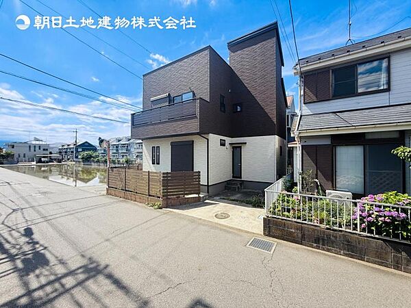 【現地外観】築浅注文住宅となります！まずはご内見ください！