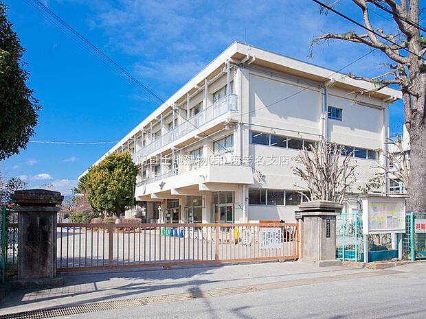 【座間市立座間小学校】530m 座間駅から徒歩圏内で行ける小学校です。駅から近いし、家族向けにはピッタリな場所です。