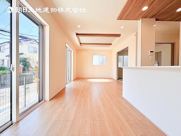 【LDK】大切なご家族が集まるからこそLDKはこだわりたい!休日はおひさまの光をたっぷりと取りこめるリビングでゆったりと過ごしませんか?
