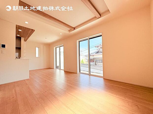 【LDK】大切なご家族が集まるからこそLDKはこだわりたい!休日はおひさまの光をたっぷりと取りこめるリビングでゆったりと過ごしませんか?