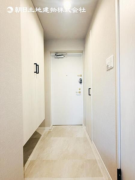 【玄関】収納もたっぷりあるので、靴がたくさんあっても安心！気持ちの良い朝は、毎日ここからスタートしていきます!