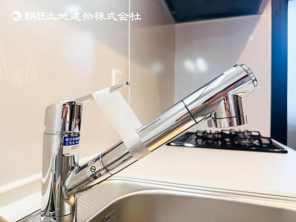 【浄水器一体型水栓】浄水器付きでおいしい水をいつでも手軽に使えます。飲み水やお料理にも安心ですね