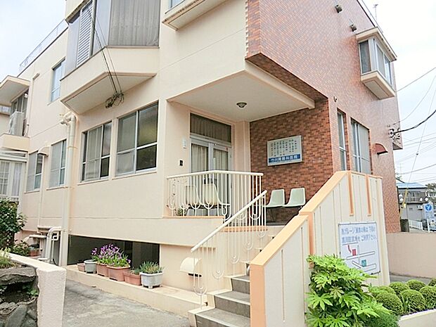 【竹川胃腸科医院】700m 先生がとても優しいです。丁寧な看護師さんもいます。