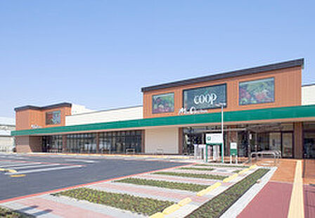 【ユーコープ 上今泉店】410m 座間駅から車で3分、徒歩13分の場所にあり、大きな道路に面してあるのでアクセスしやすいです。