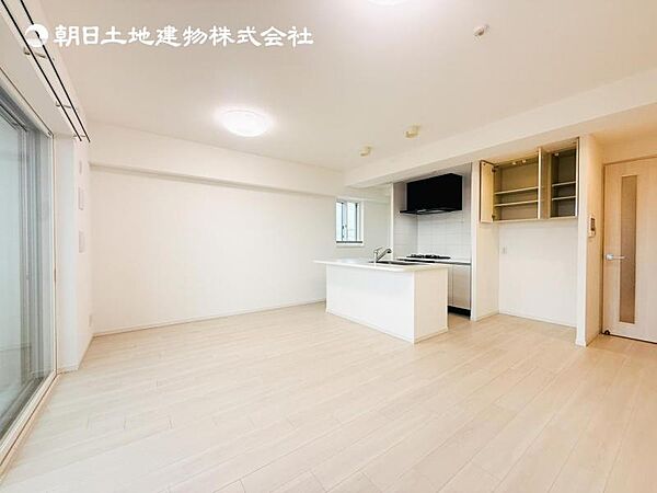 【LDK】大切なご家族が集まるからこそＬＤＫはこだわりたい！休日はおひさまの光をたっぷりと取りこめるリビングでゆったりと過ごしませんか？