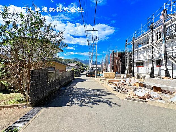 【現地写真：令和8年11月上旬完成予定】※同メーカーのモデルハウスございます。