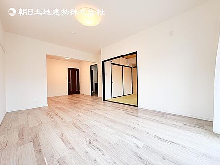 【LDK】大切なご家族が集まるからこそLDKはこだわりたい!休日はおひさまの光をたっぷりと取りこめるリビングでゆったりと過ごしませんか?