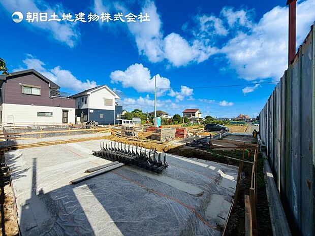 【現地外観：令和8年10月完成予定】※同メーカーのモデルハウスがございます。