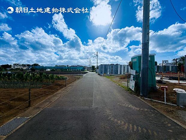 【現地外観：令和8年10月完成予定】※同メーカーのモデルハウスがございます。