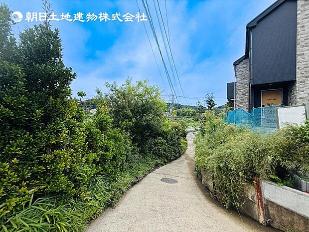 【現地外観:令和8年8月末完成予定】※同メーカーのモデルハウスございます。